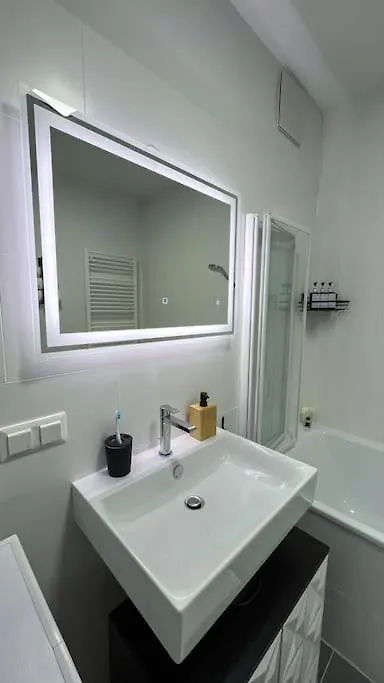 Gemuetliches &Stilvolles Apartment Free Fitness Free Garage Viena 0*,